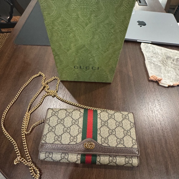 Gucci GG Supreme Monogram Chain Wallet on Strap - Picture 6 of 10